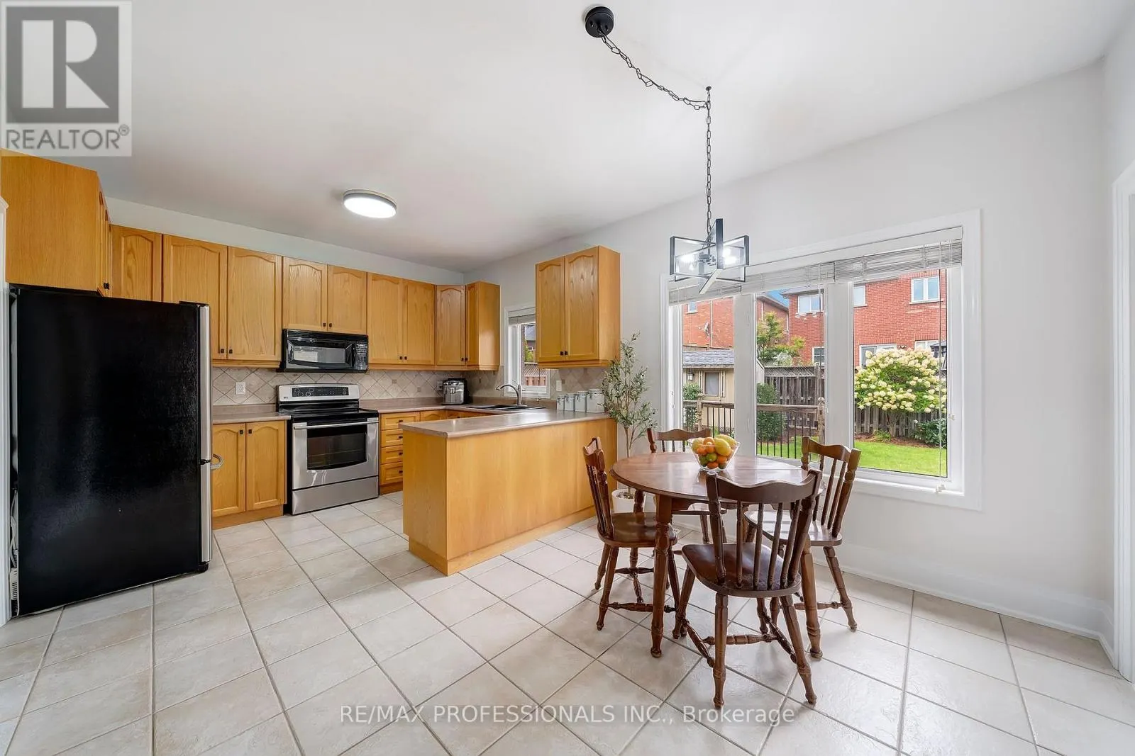 67 CHAPLIN CRESCENT