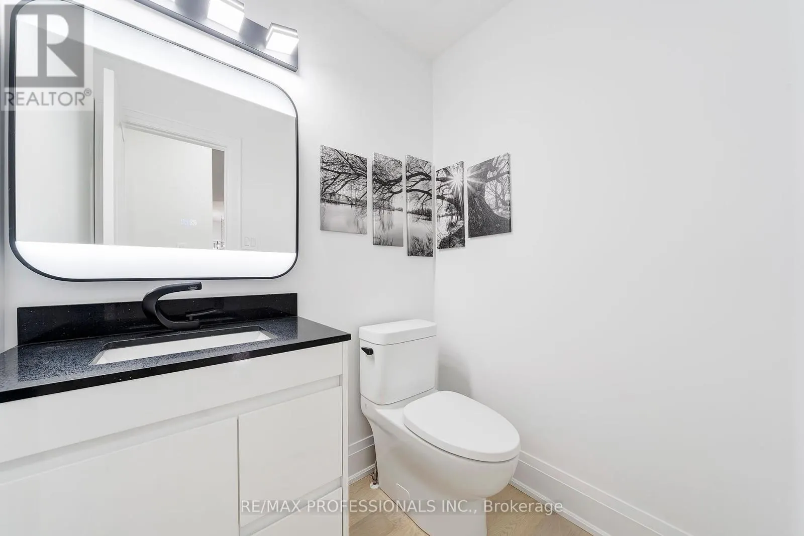 67 CHAPLIN CRESCENT