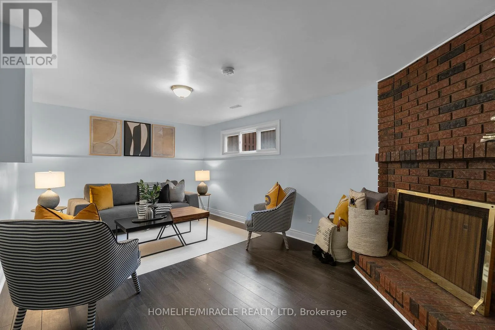 8 FRANCA CRESCENT