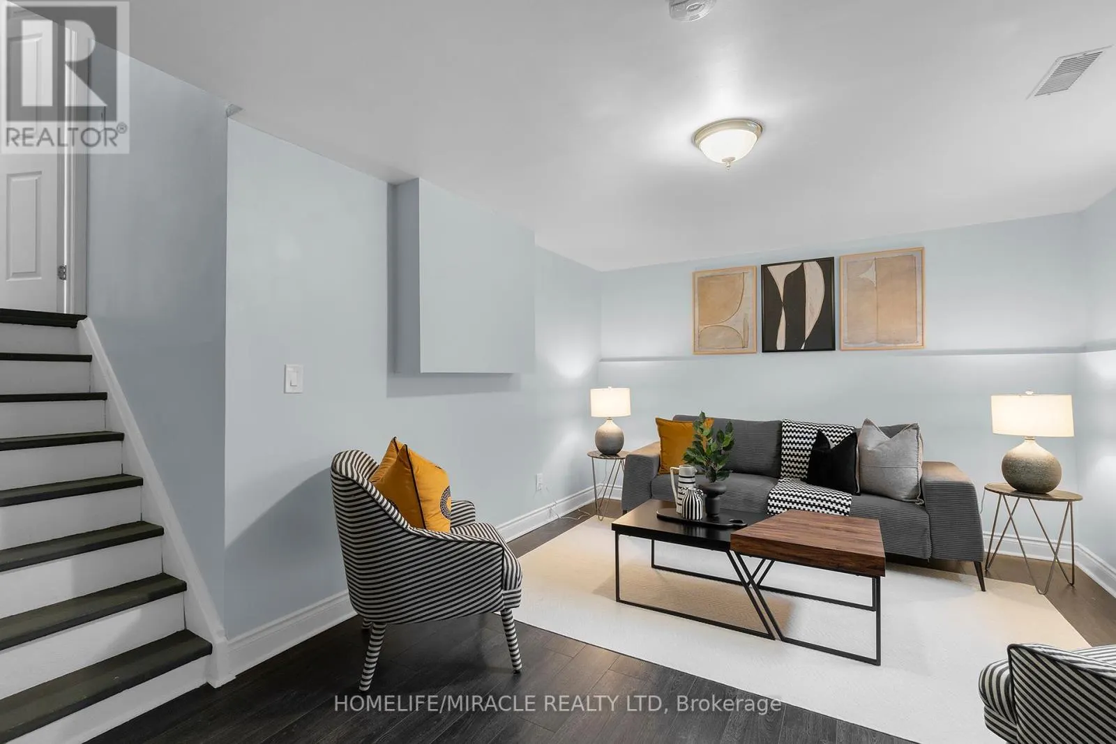 8 FRANCA CRESCENT