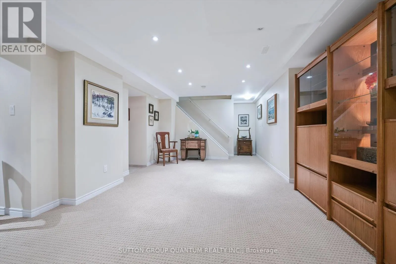 33 - 300 RAVINEVIEW WAY
