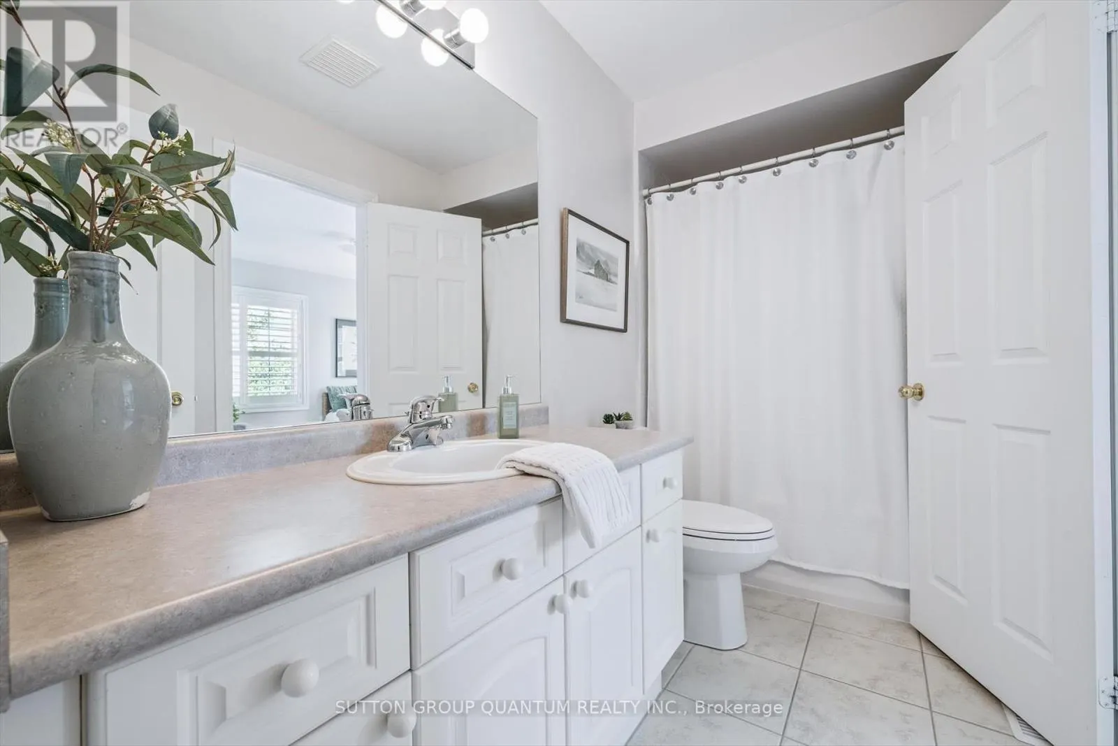 33 - 300 RAVINEVIEW WAY