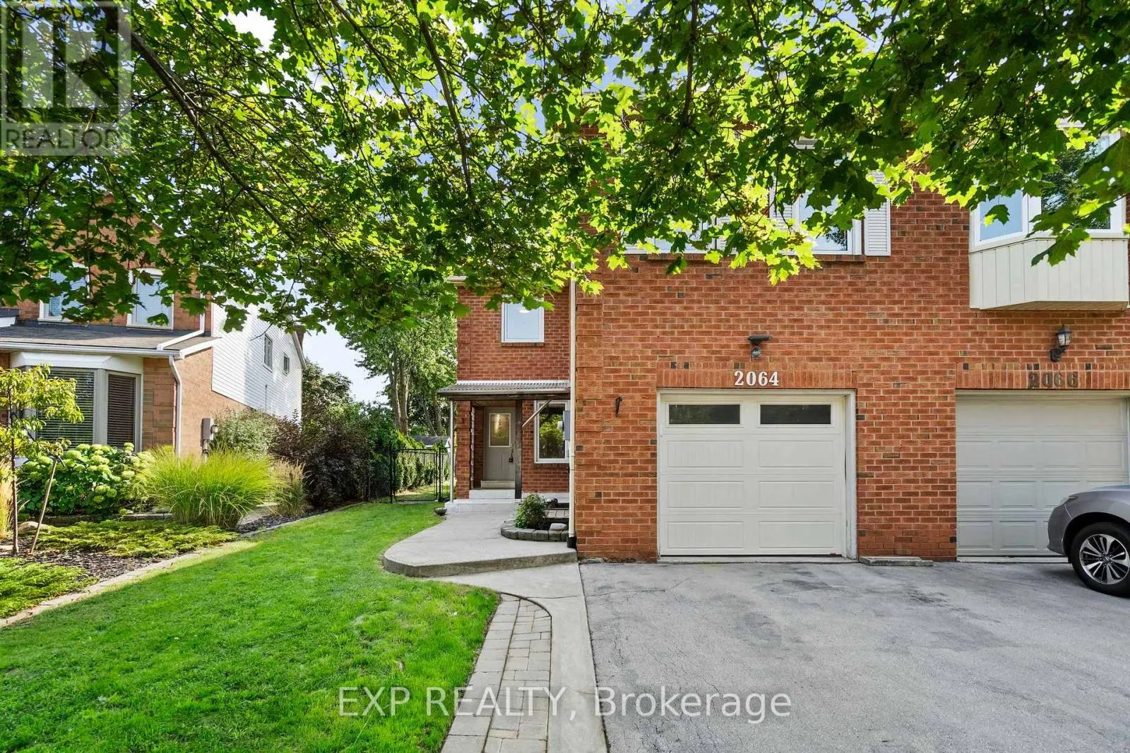 2064 GLENADA CRESCENT