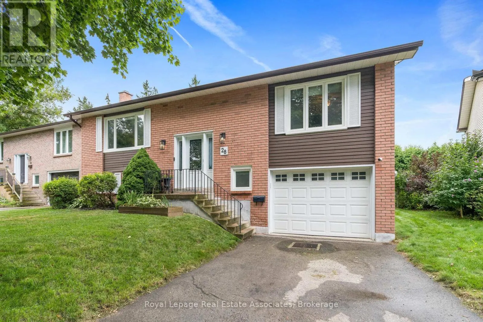 28 ADAMS COURT