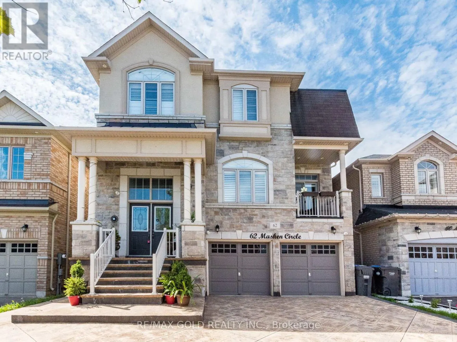 62 MASKEN CIRCLE