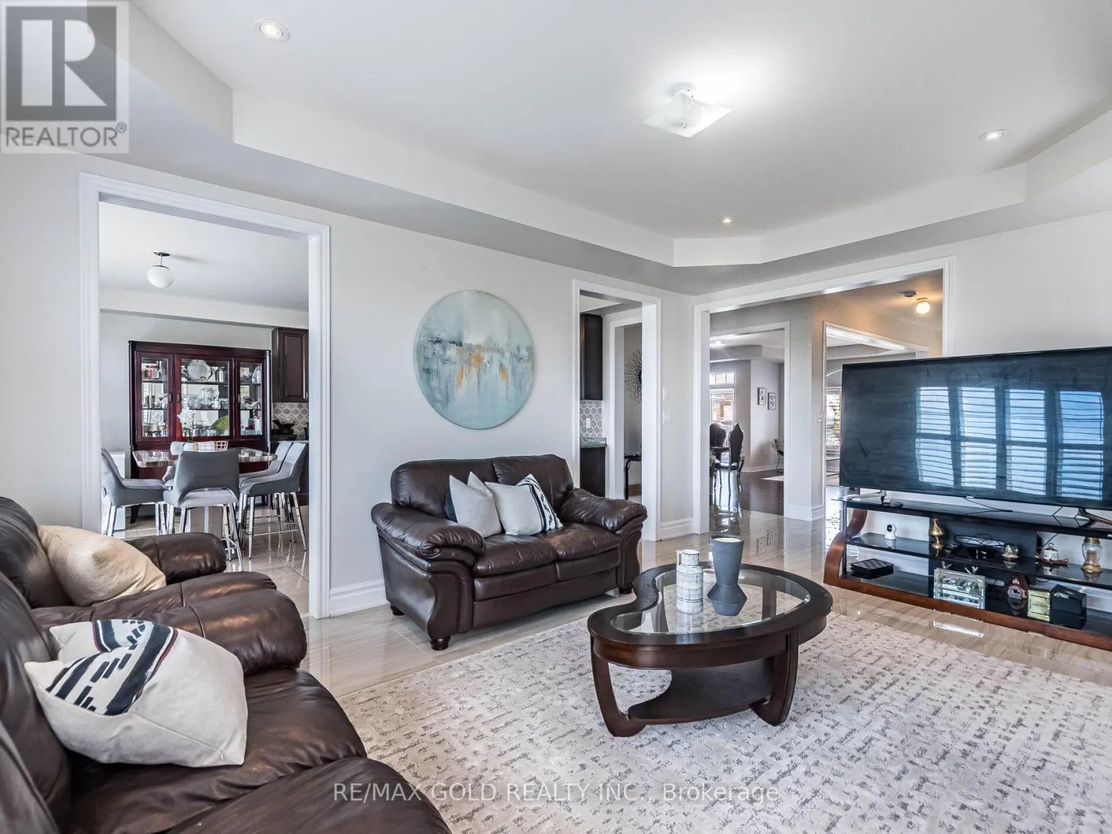 62 MASKEN CIRCLE