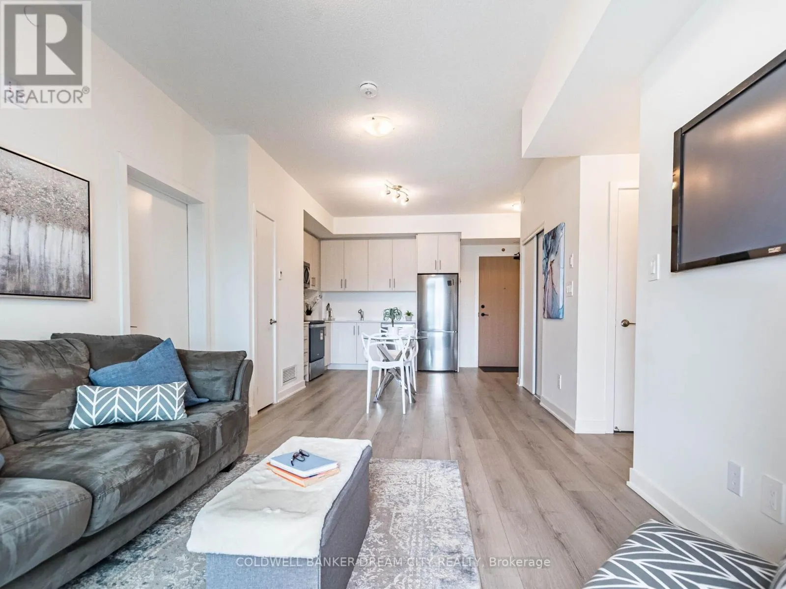 510 - 1440 CLARRIAGE COURT