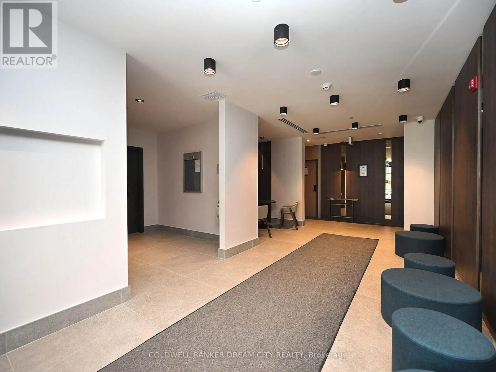 510 - 1440 CLARRIAGE COURT