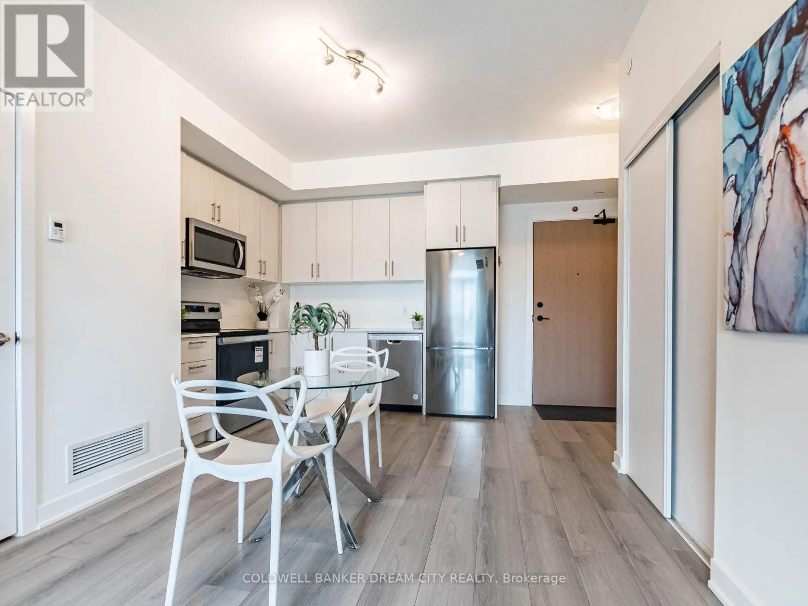510 - 1440 CLARRIAGE COURT