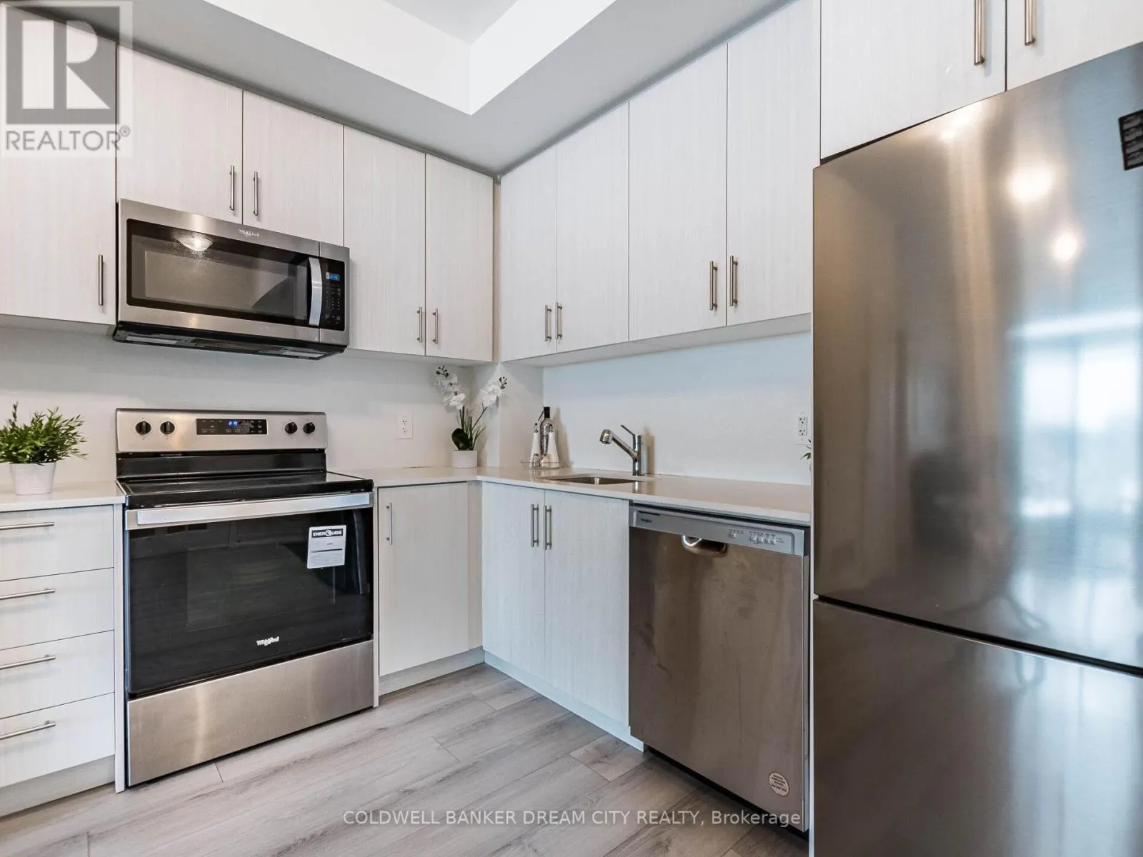 510 - 1440 CLARRIAGE COURT
