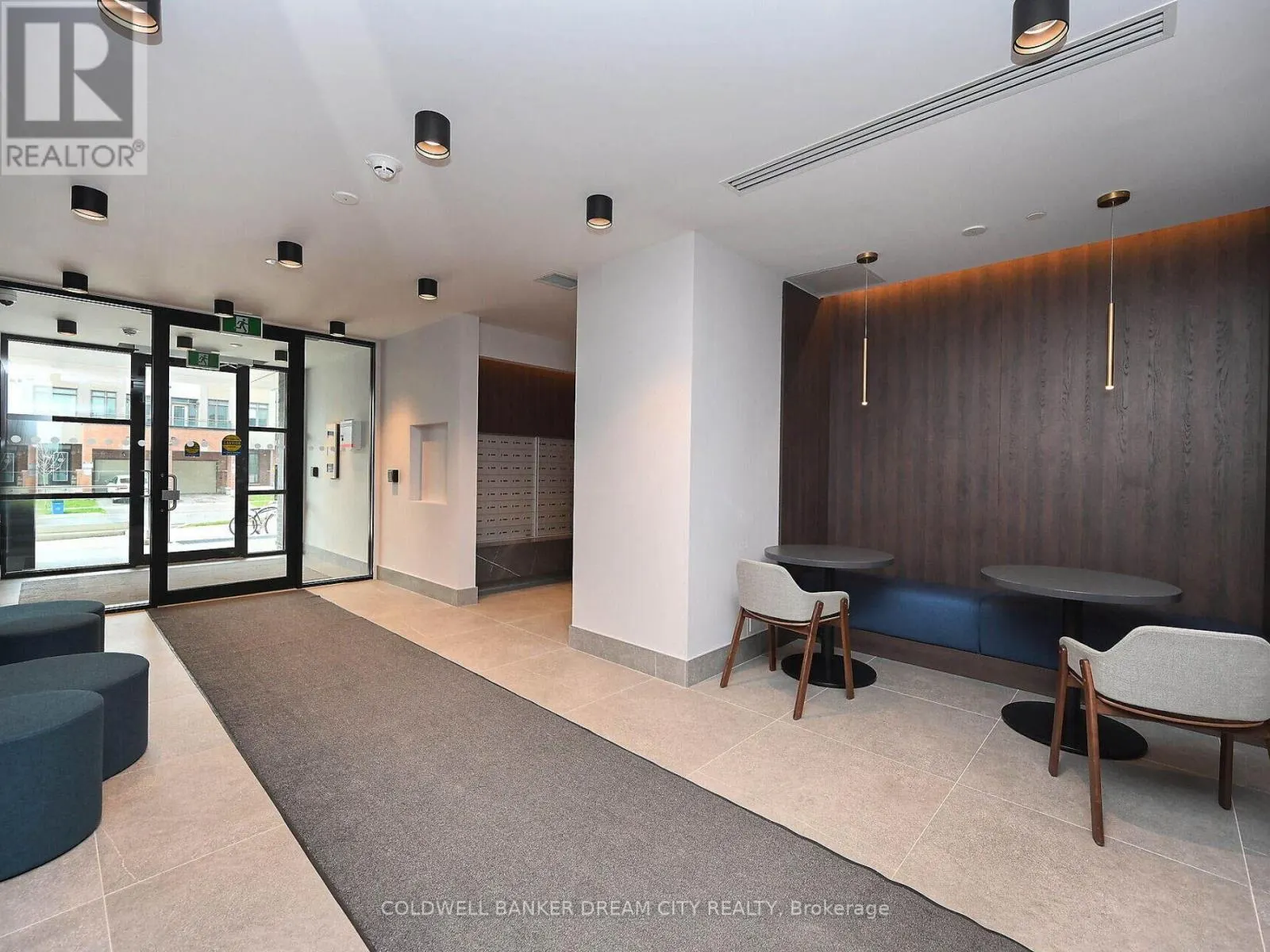 510 - 1440 CLARRIAGE COURT