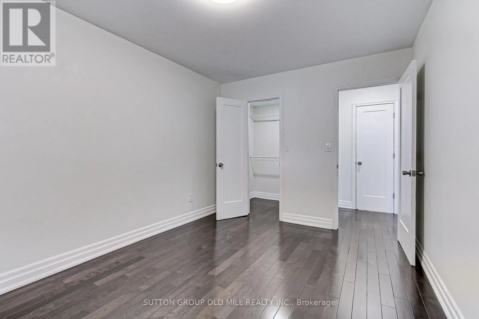 1261 CONSORT CRESCENT