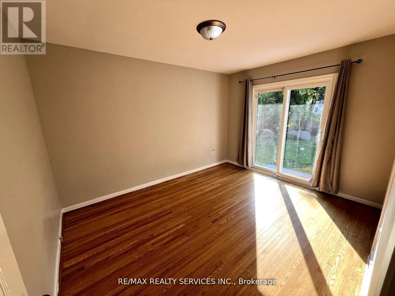 91 AMBLESIDE DRIVE
