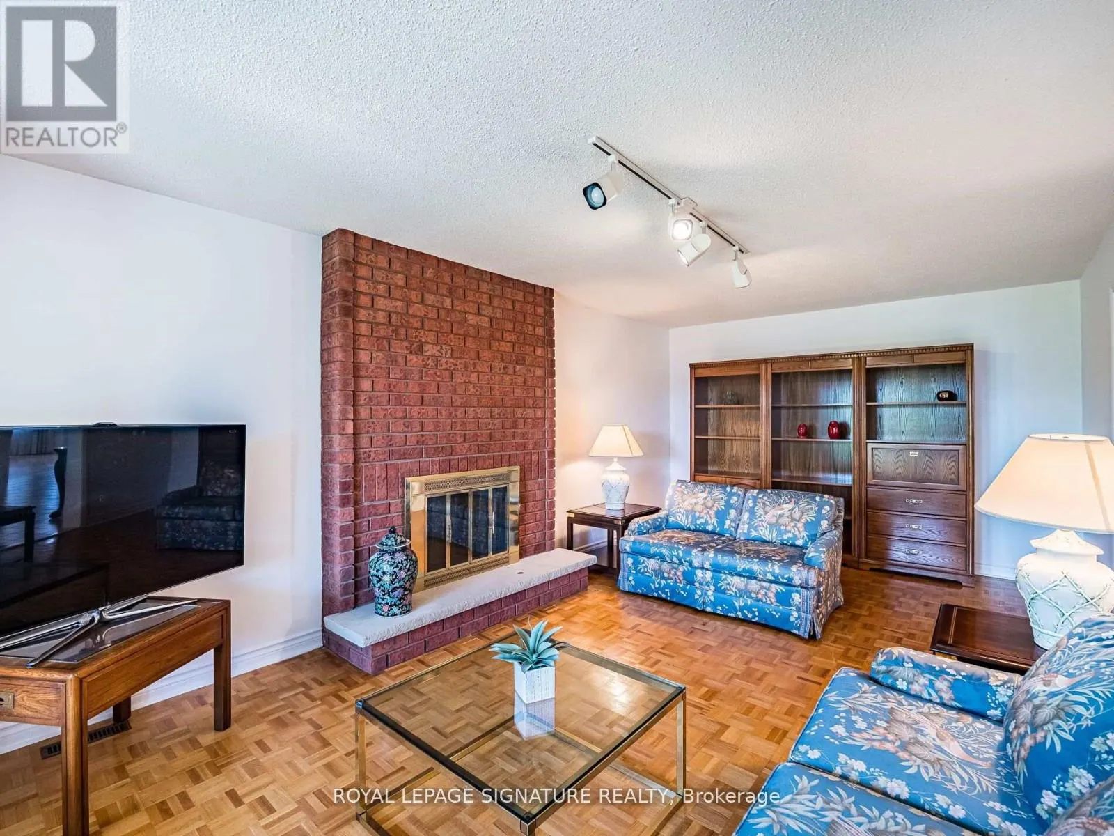 155 SILVERHILL DRIVE