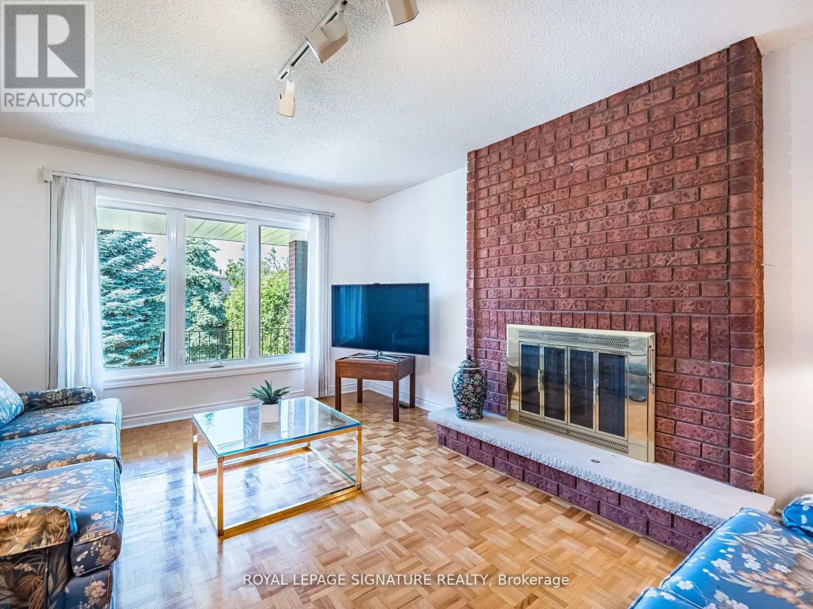 155 SILVERHILL DRIVE