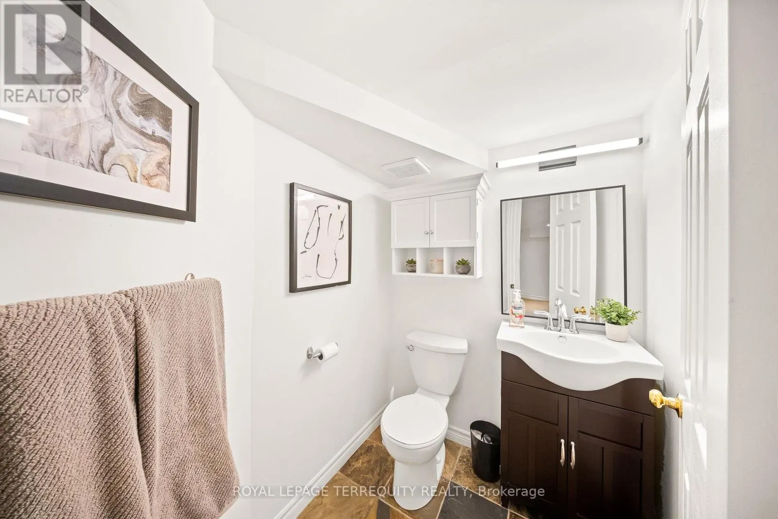 1066 CHATEAU COURT