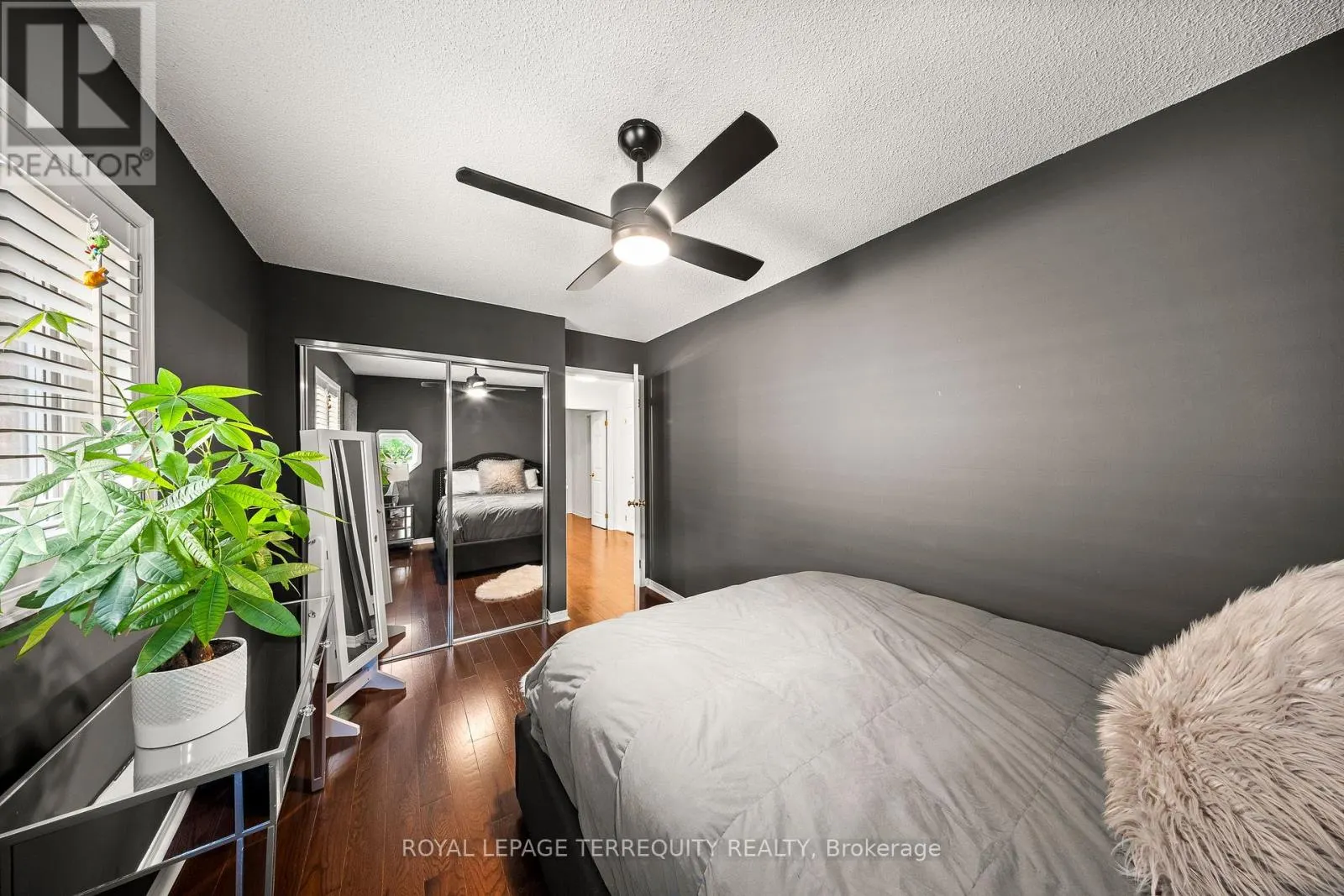 1066 CHATEAU COURT