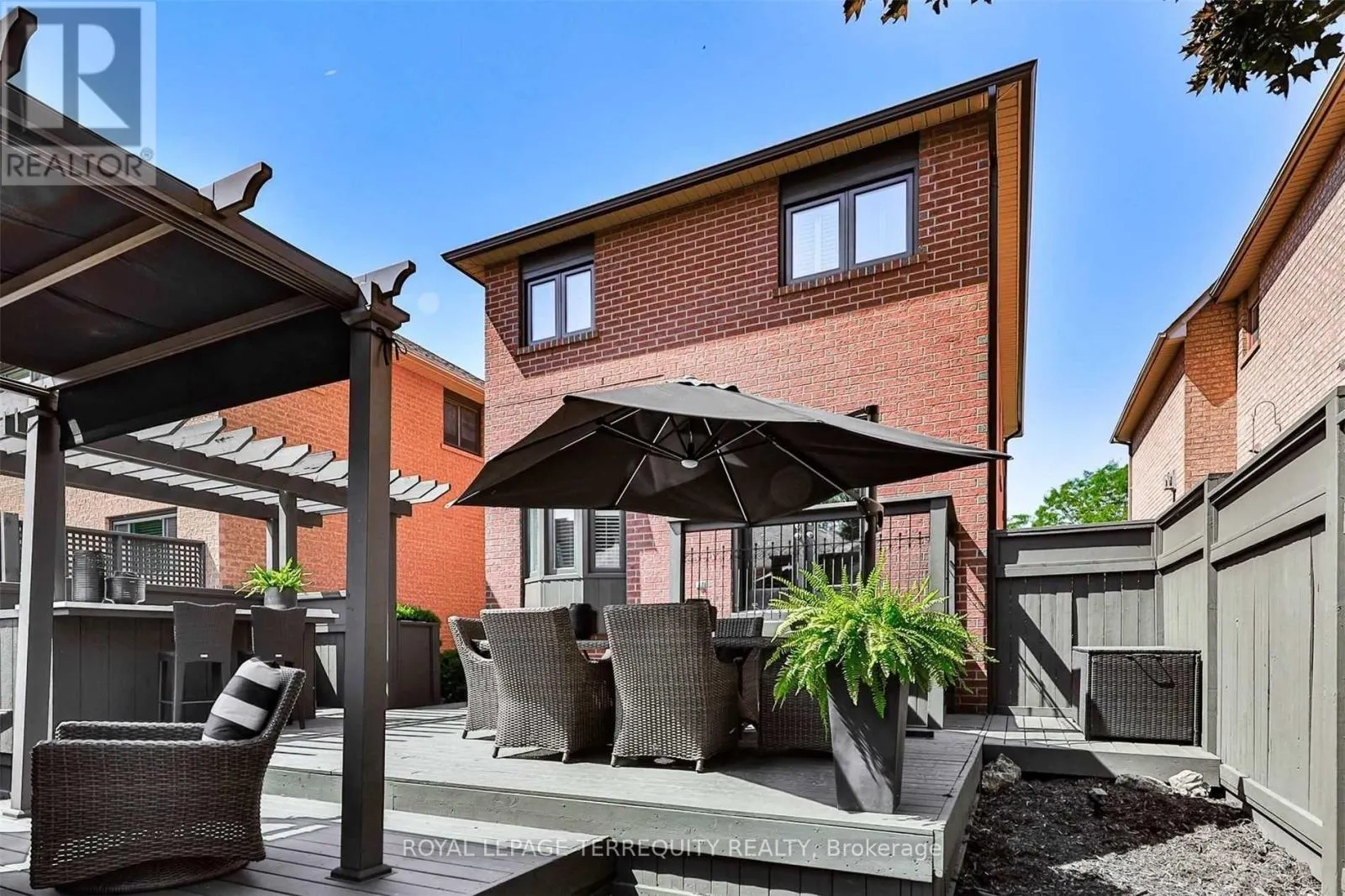 1066 CHATEAU COURT