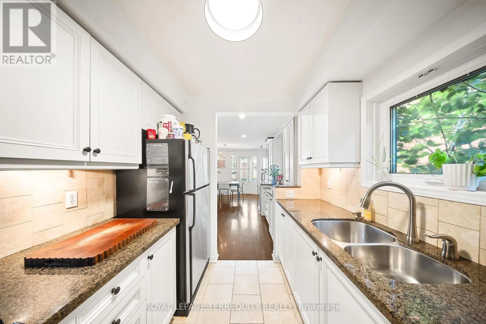 1066 CHATEAU COURT