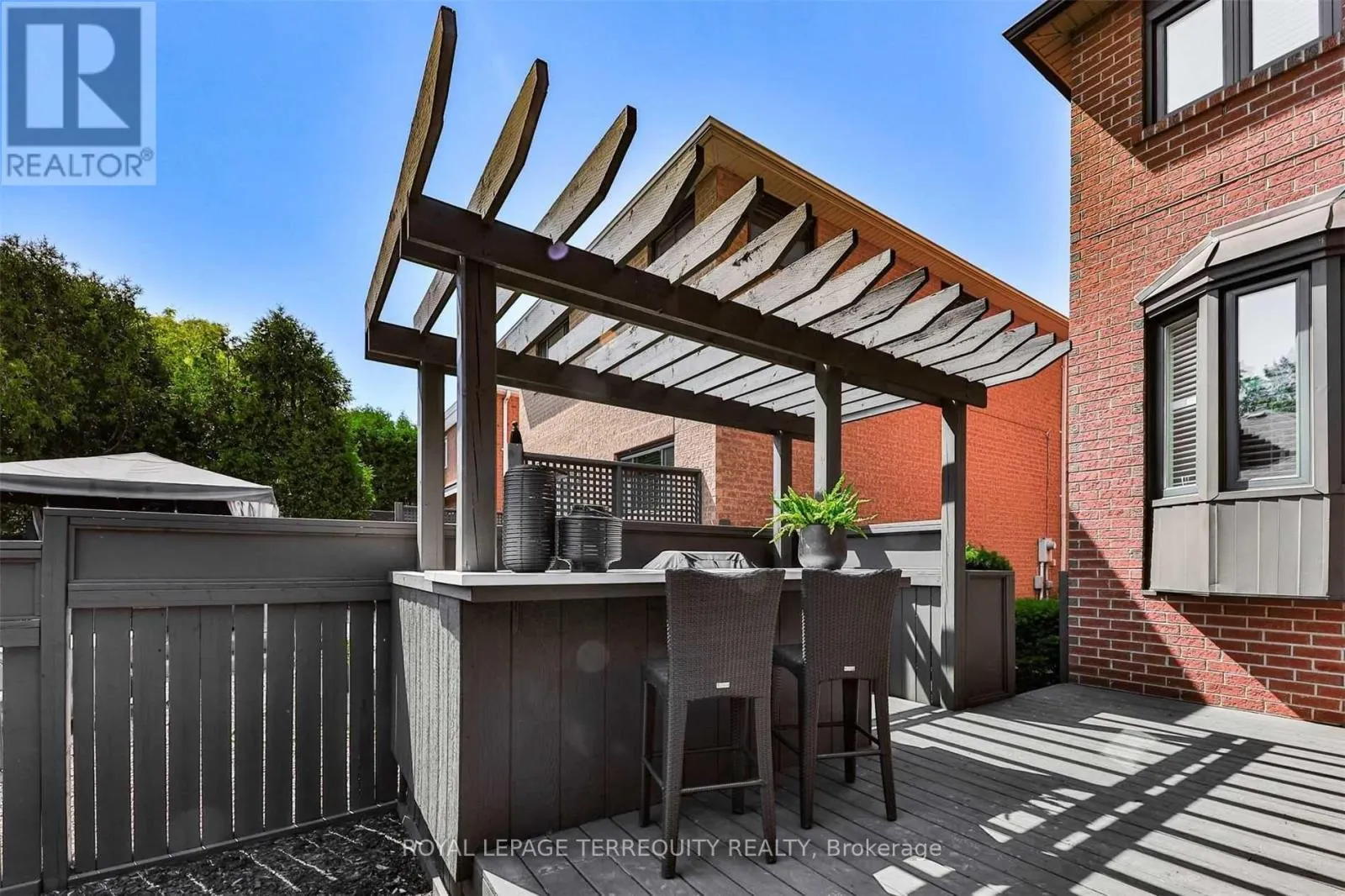 1066 CHATEAU COURT