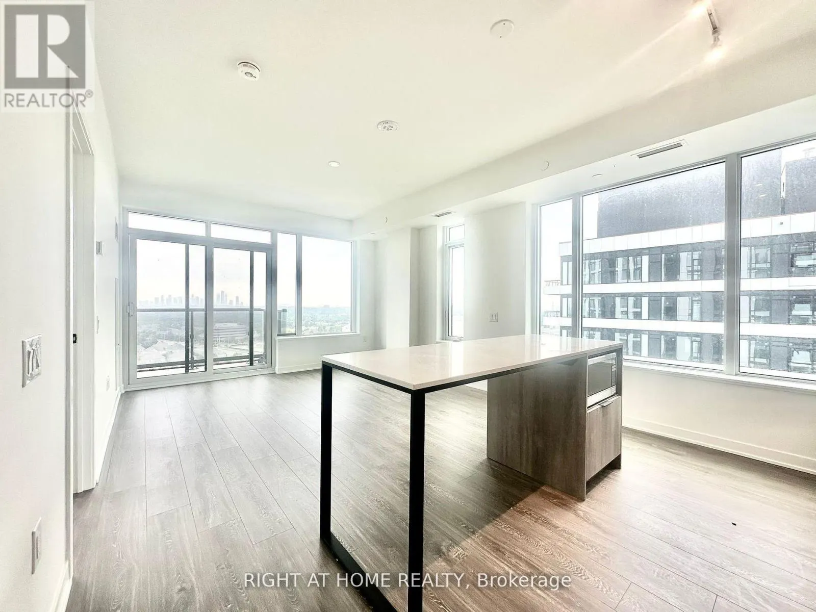 2495 EGLINTON AVENUE W