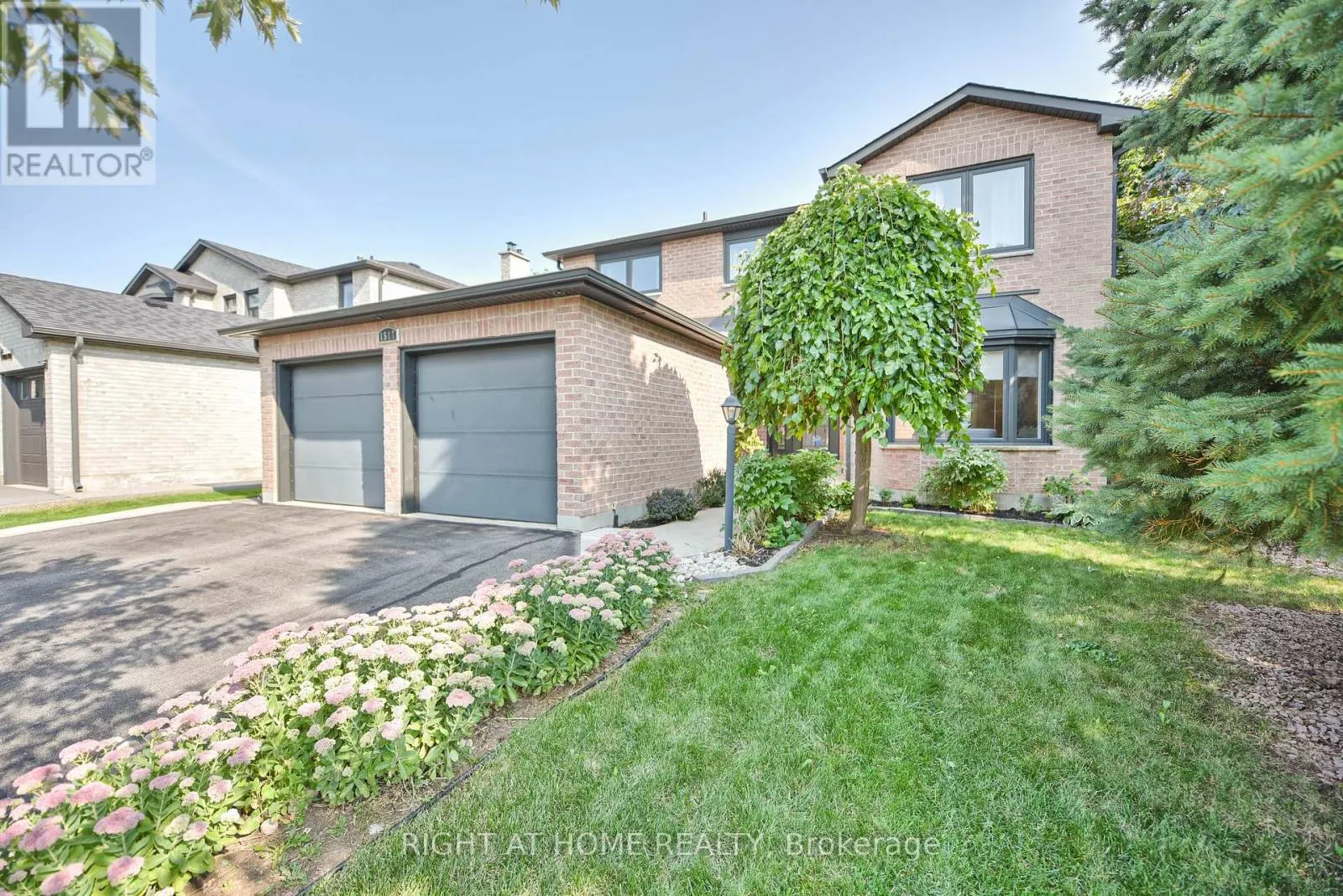 1517 QUEENSBURY CRESCENT
