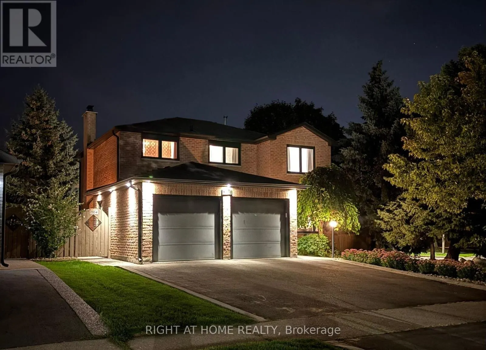1517 QUEENSBURY CRESCENT