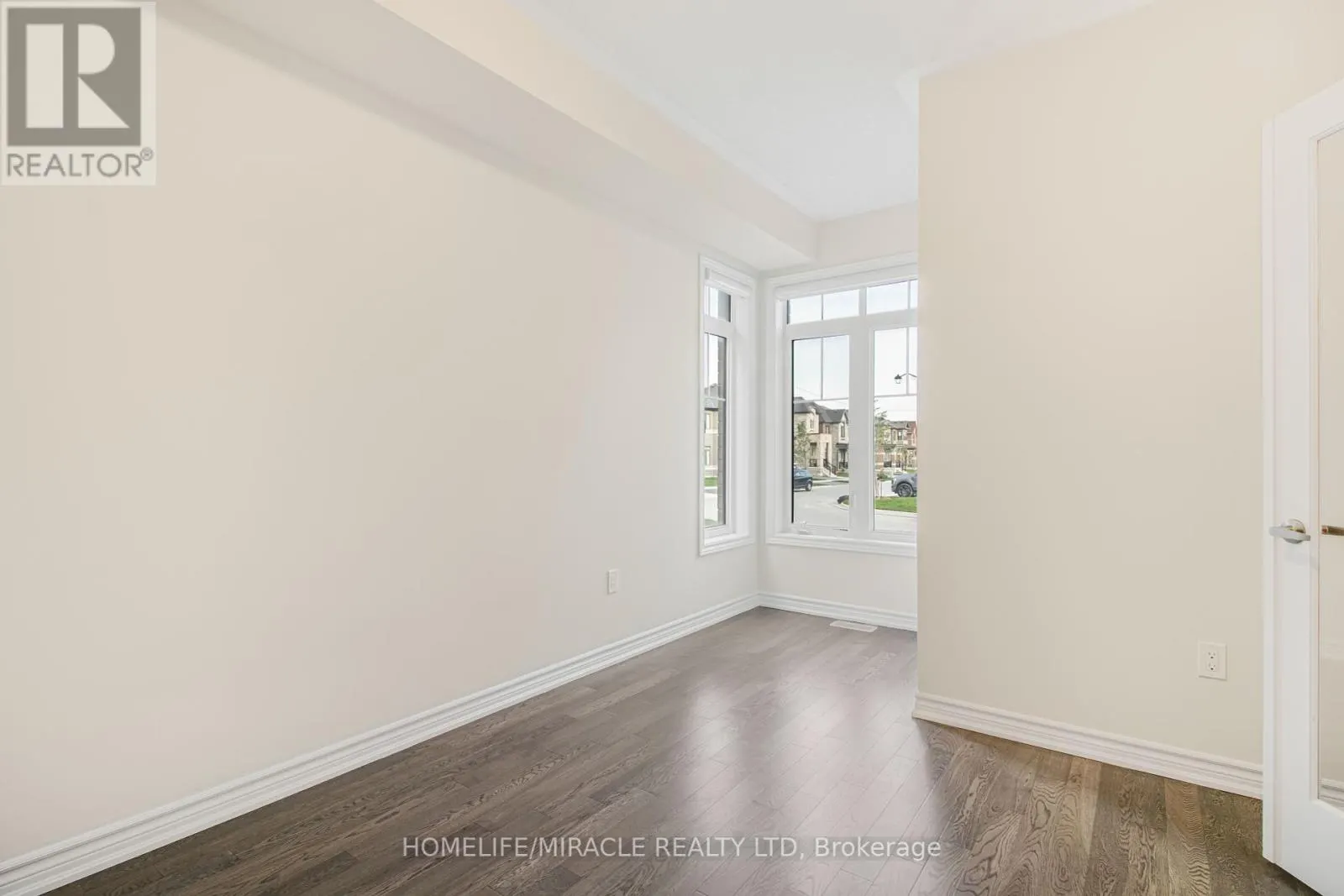 63 LIPSCOTT DRIVE