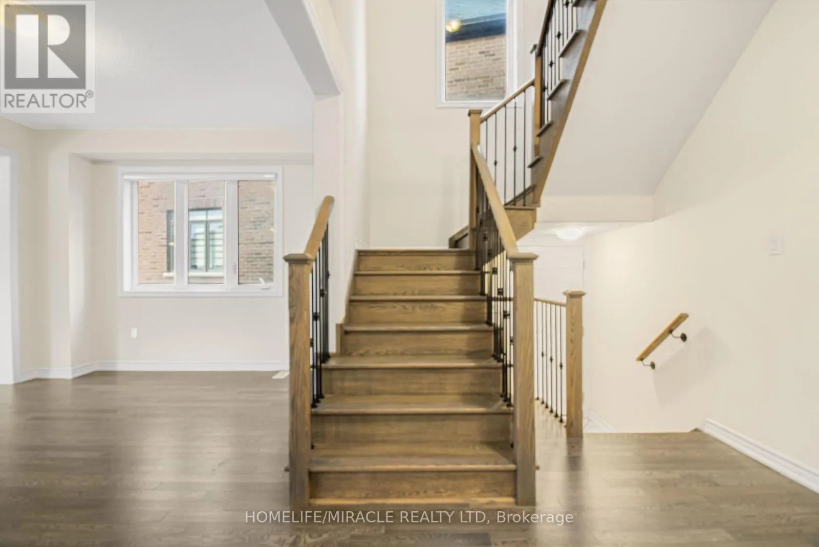 63 LIPSCOTT DRIVE