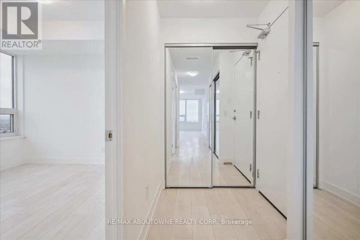 2203 - 297 OAK WALK DRIVE