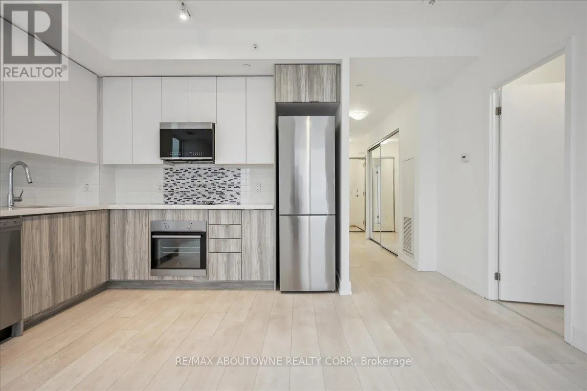 2203 - 297 OAK WALK DRIVE