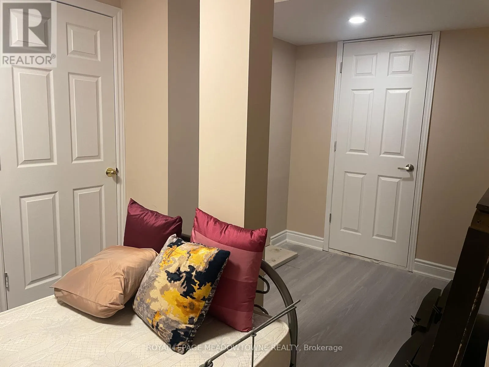 BASEMENT - 381 BAYLIS COURT