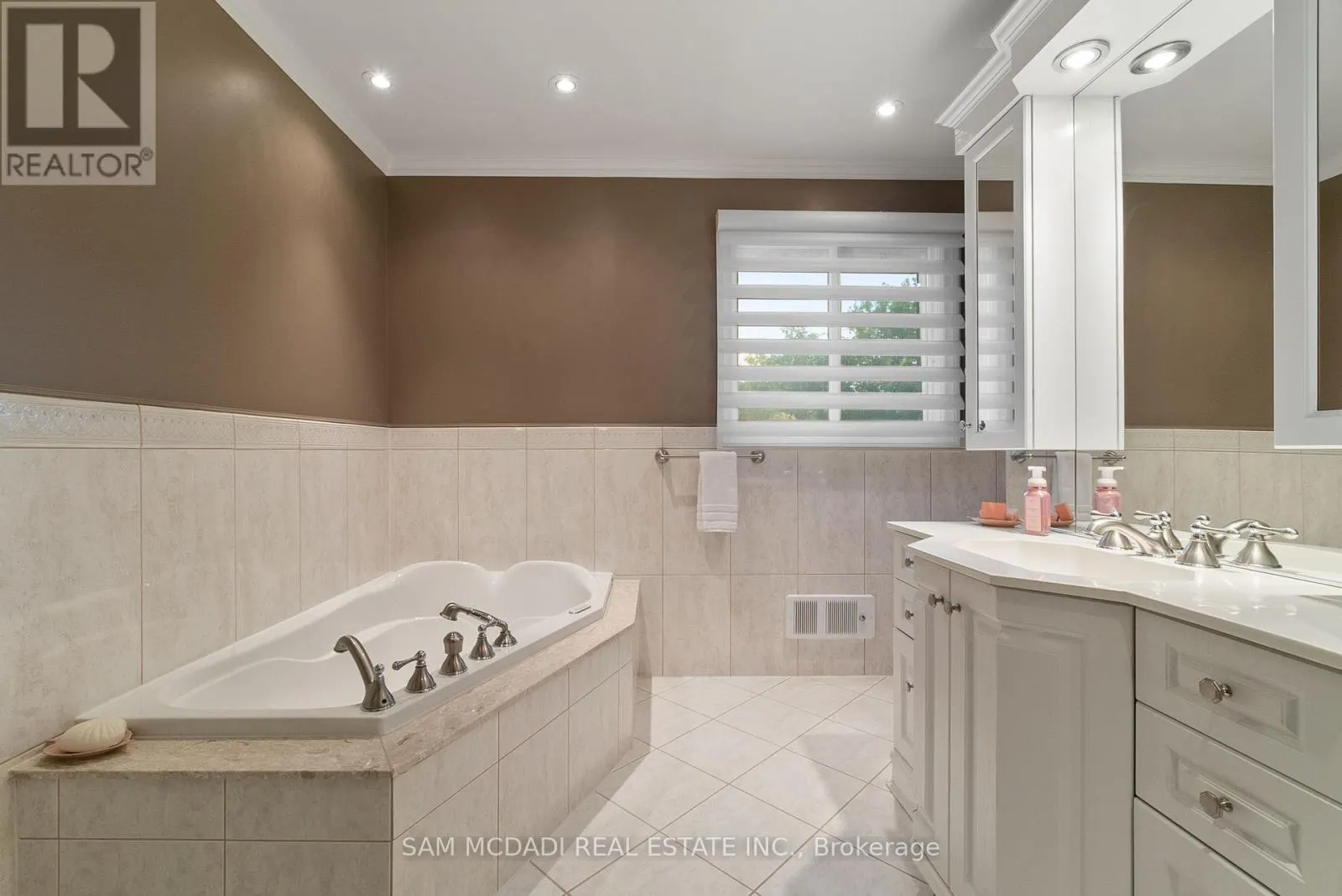 1383 WATERSEDGE ROAD