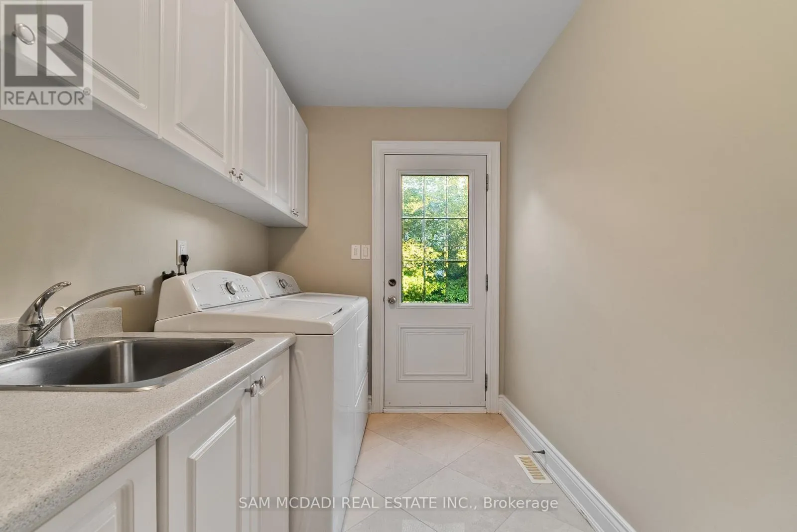 1383 WATERSEDGE ROAD