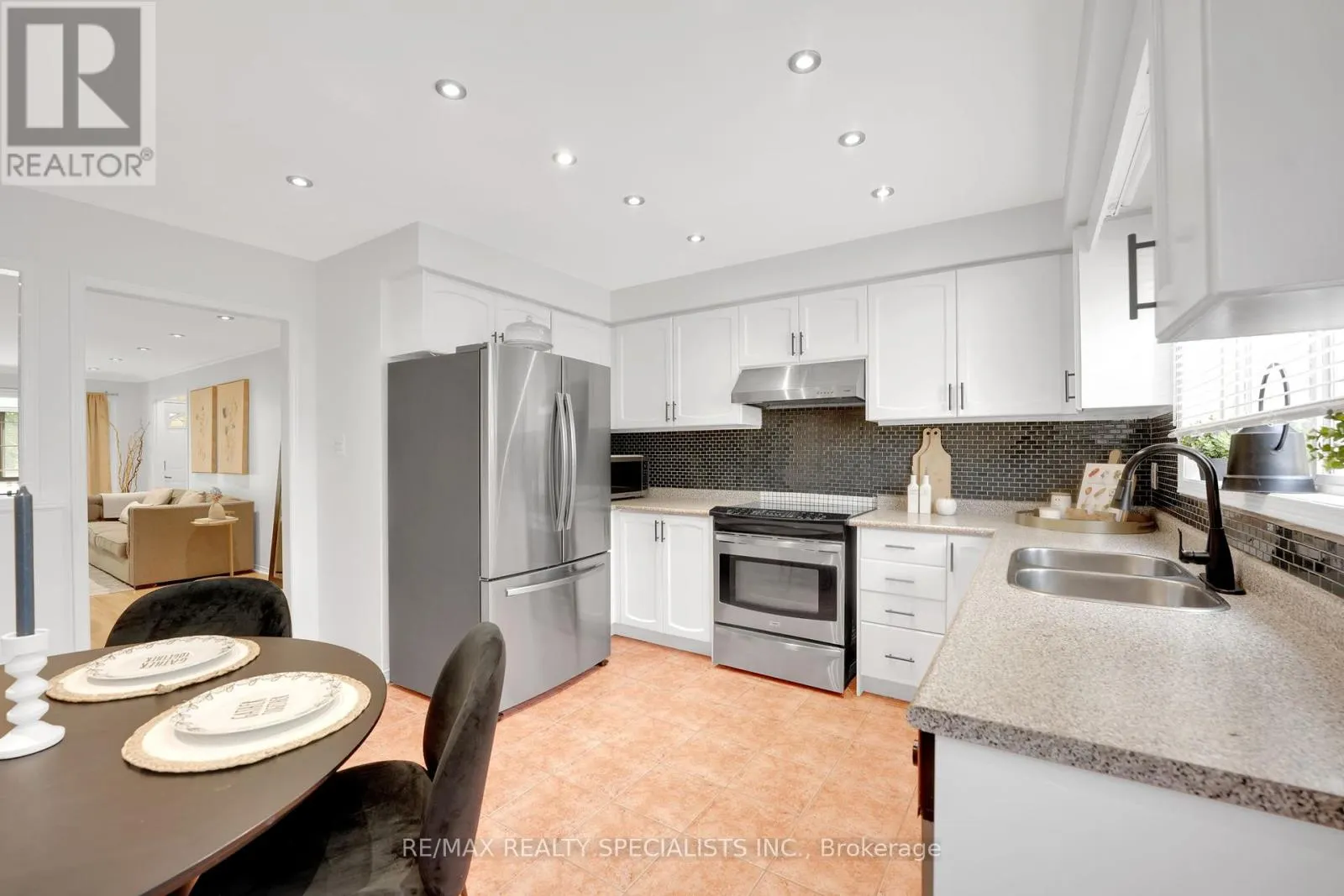134 RANKIN CRESCENT