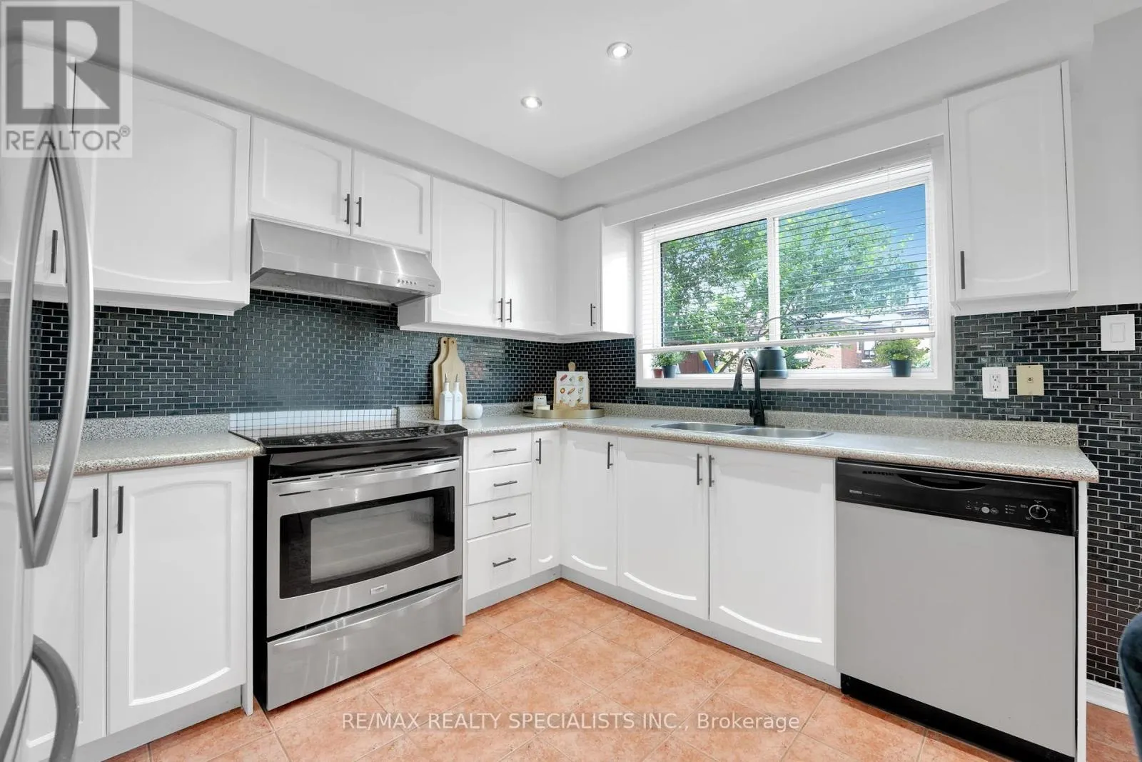134 RANKIN CRESCENT