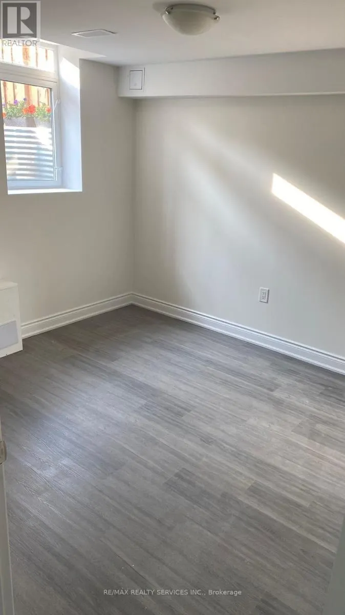 17 SINATRA STREET