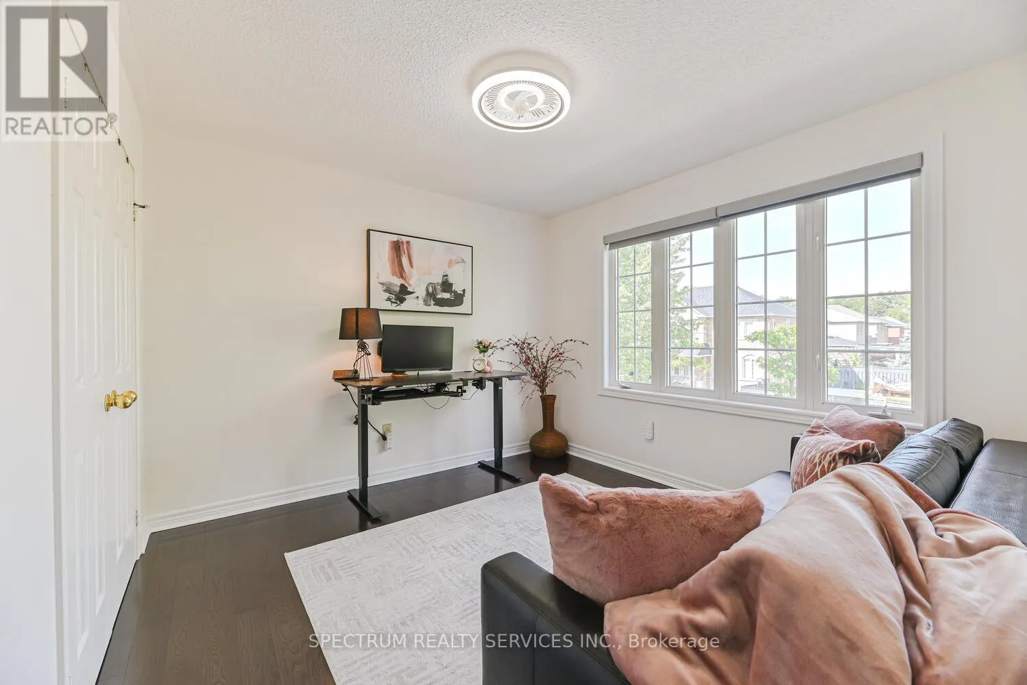 68 ROBARTS DRIVE
