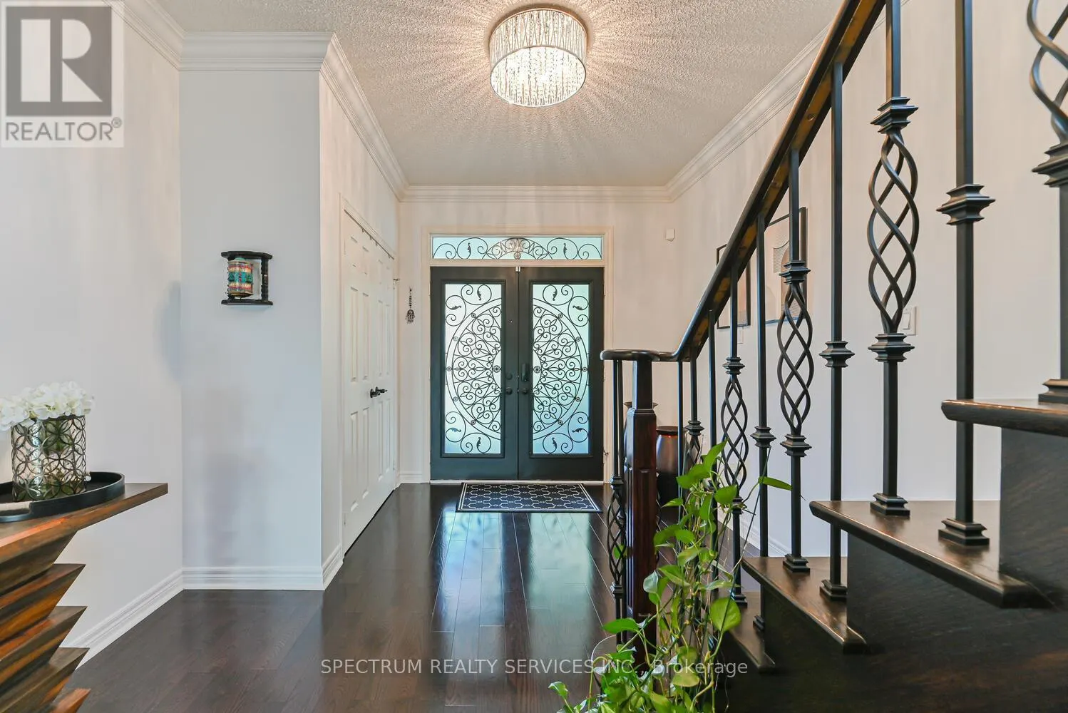 68 ROBARTS DRIVE