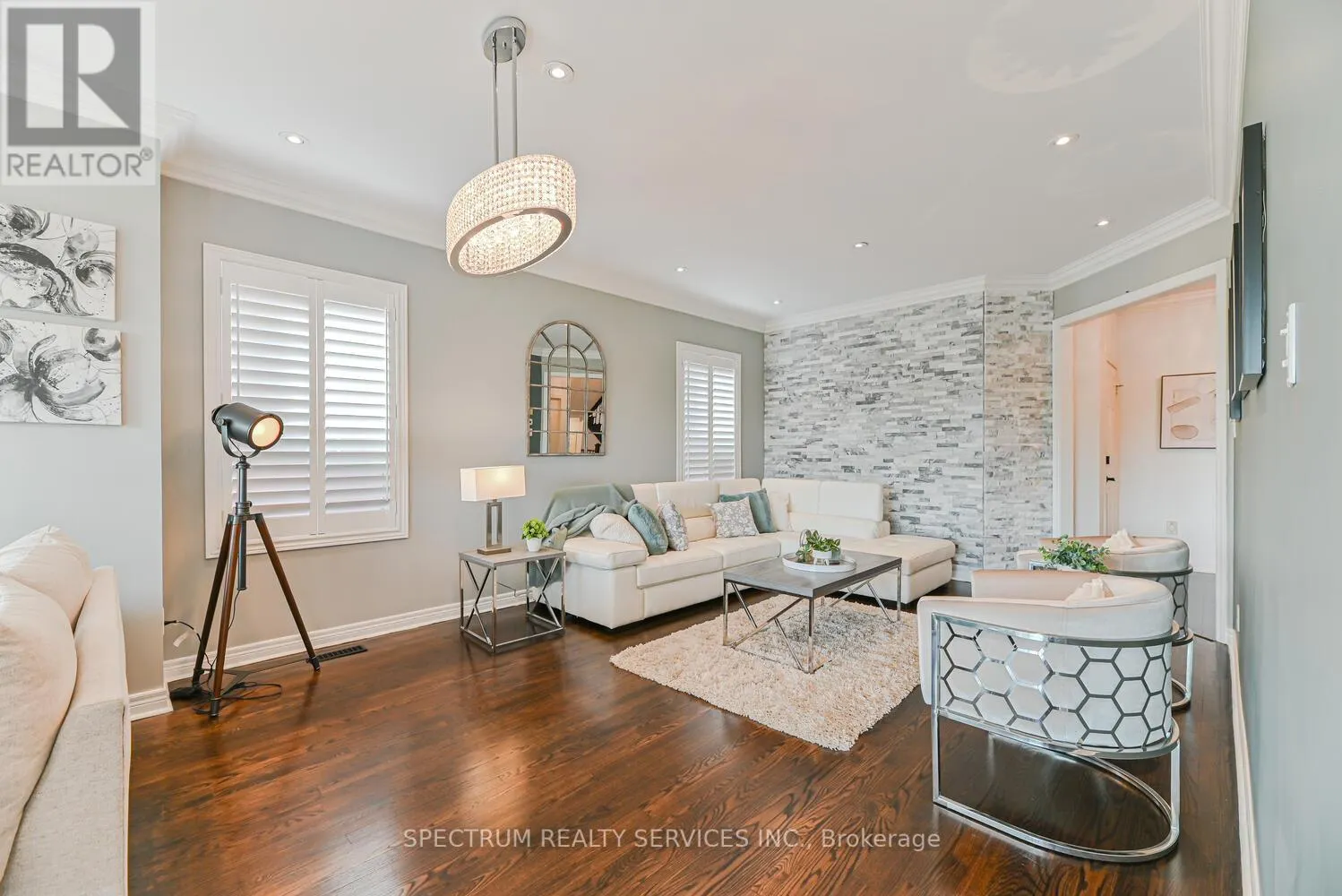 68 ROBARTS DRIVE