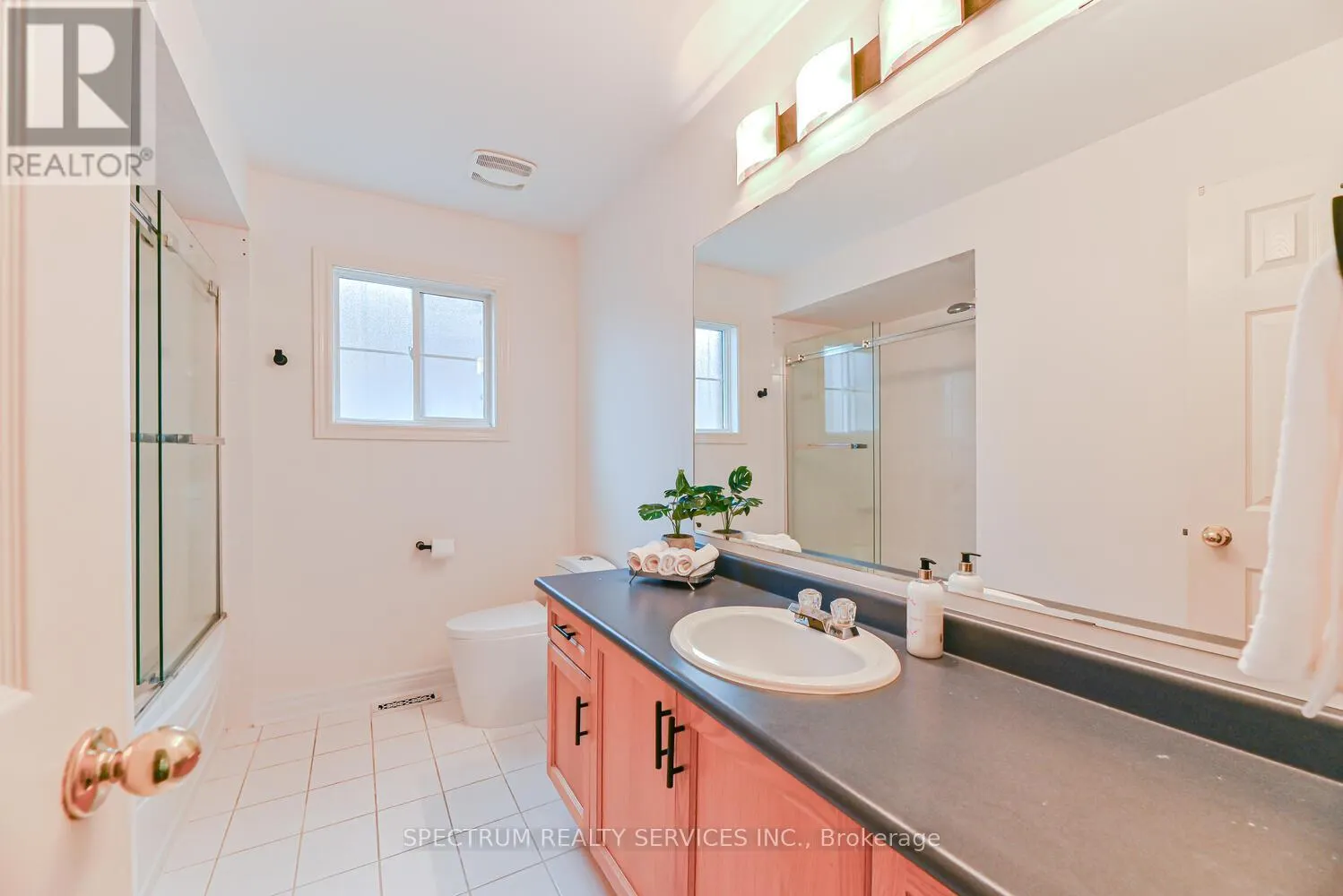 68 ROBARTS DRIVE