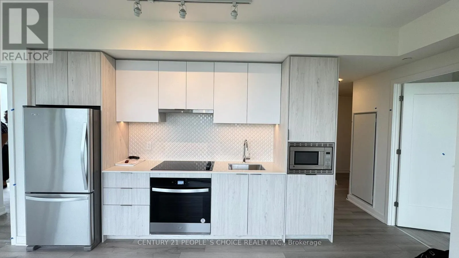 1803 - 3079 TRAFALGAR ROAD