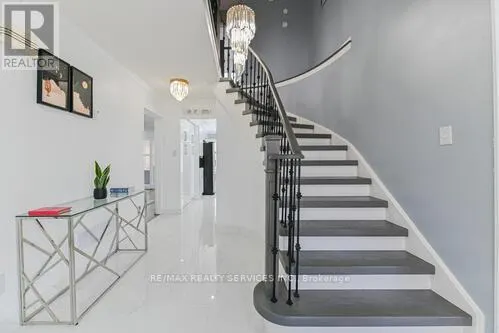 29 LENECK AVENUE