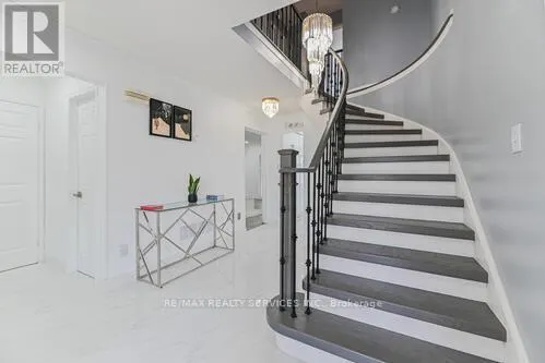 29 LENECK AVENUE