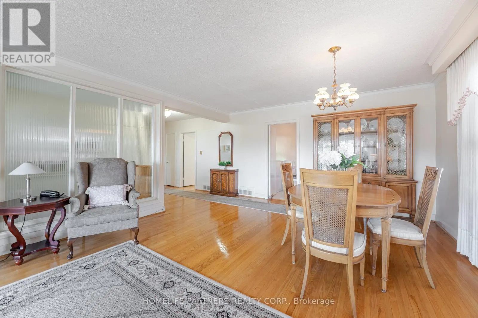 91 DENBIGH CRESCENT