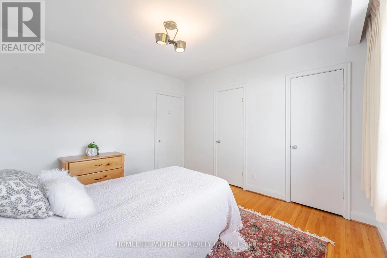 91 DENBIGH CRESCENT