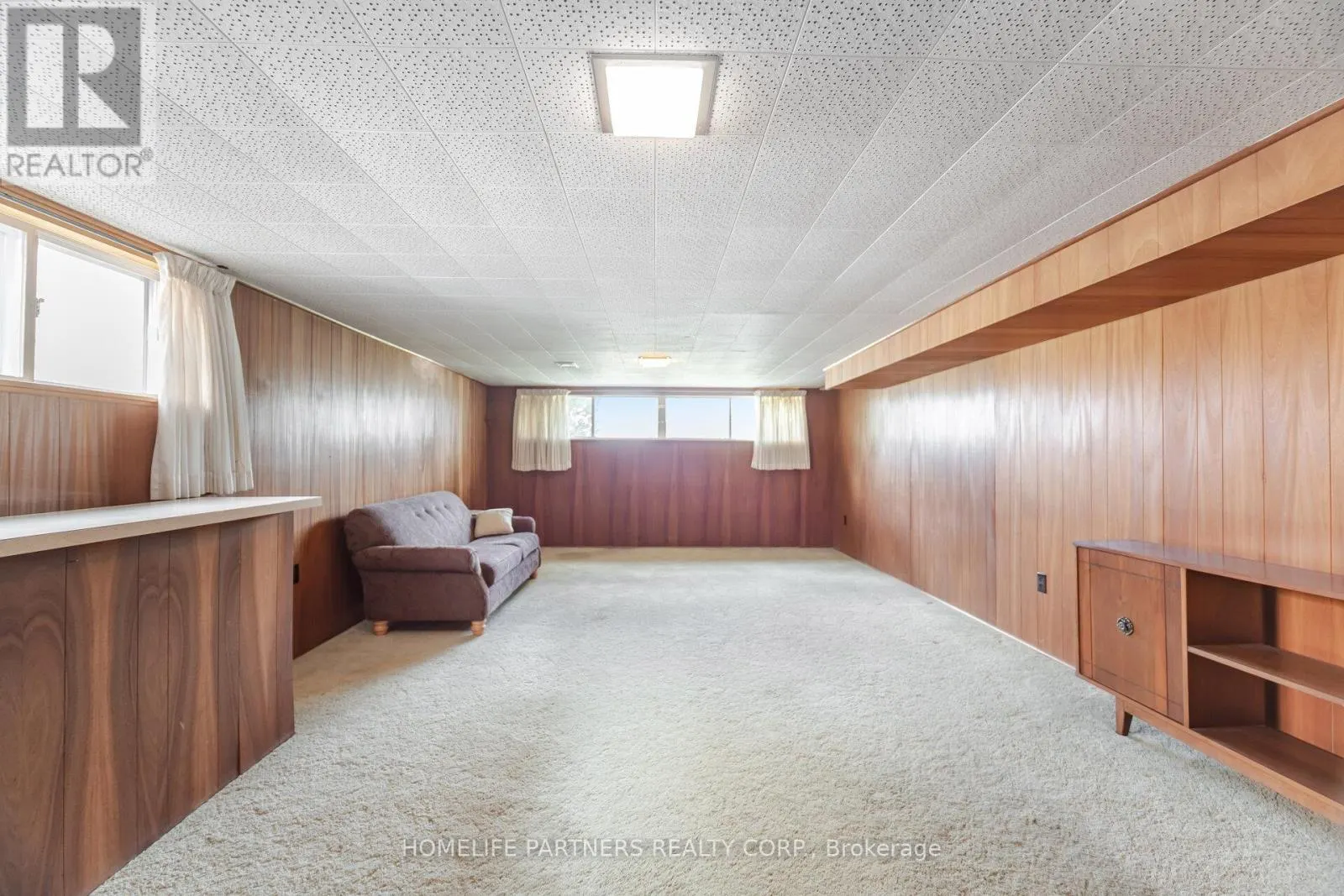 91 DENBIGH CRESCENT