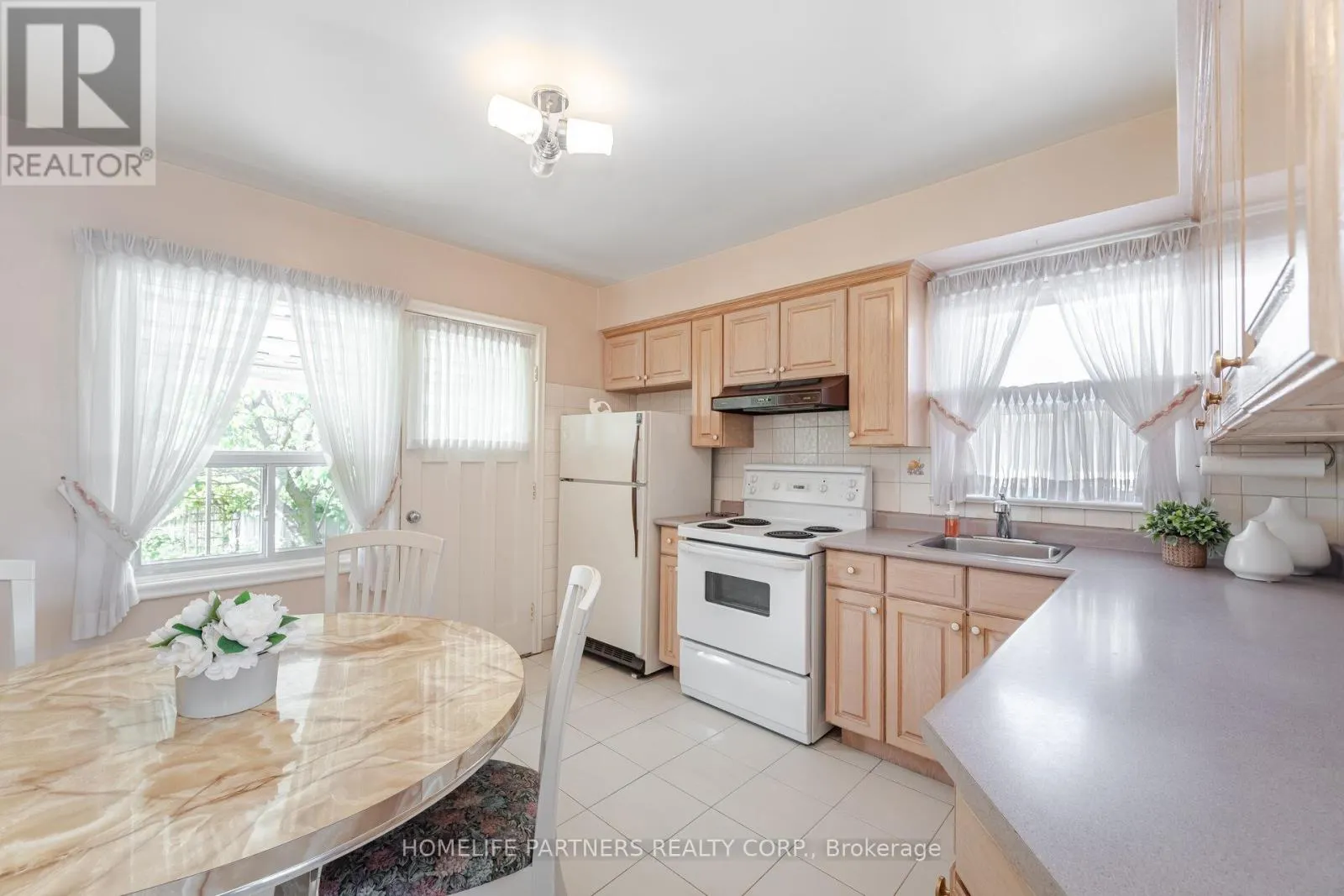 91 DENBIGH CRESCENT
