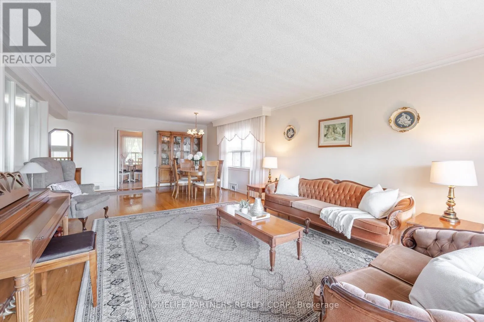 91 DENBIGH CRESCENT