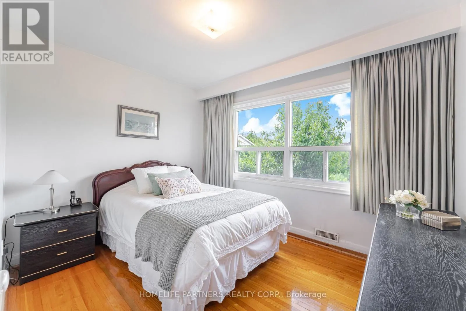 91 DENBIGH CRESCENT